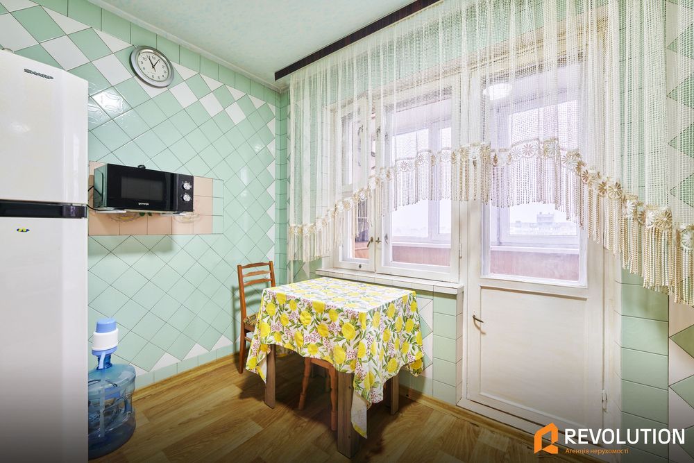 Без %; 3кімнати пр-т Червоної калини 22, державні програми, з ремонтом