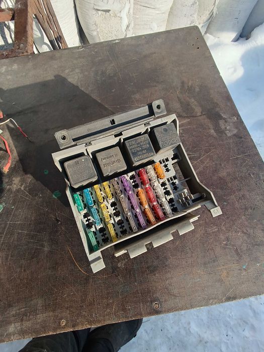 Блок Предохранителей Опель Омега А Вектра Omega A Opel