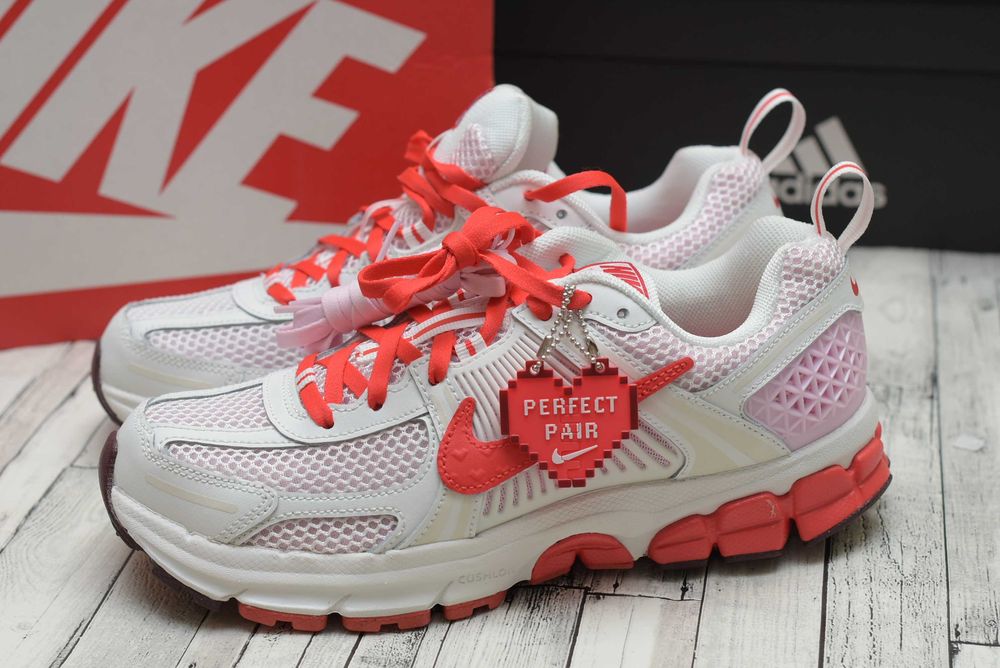 Оригінал! Жіночі кросівки кроссовки Nike Zoom Vomero 5 BG HV5171-121