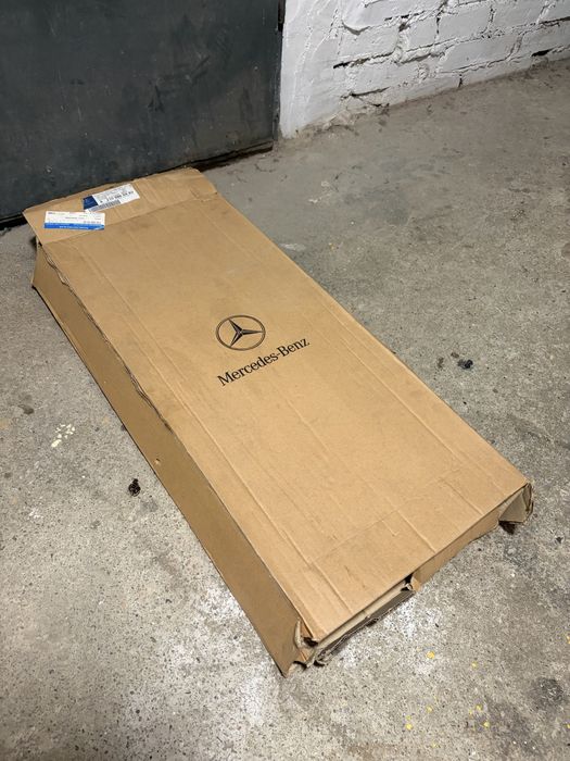 Witam sprzedam oryginalny grill do mercedesa w211  z opakowniem