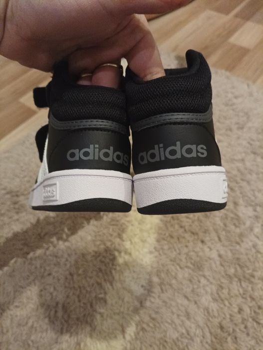 Nowe adidaski dla chłopca rozmiar 24