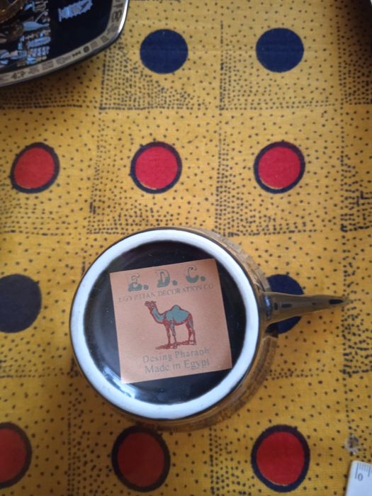 Чашки и тарелки с египетской тематикой
