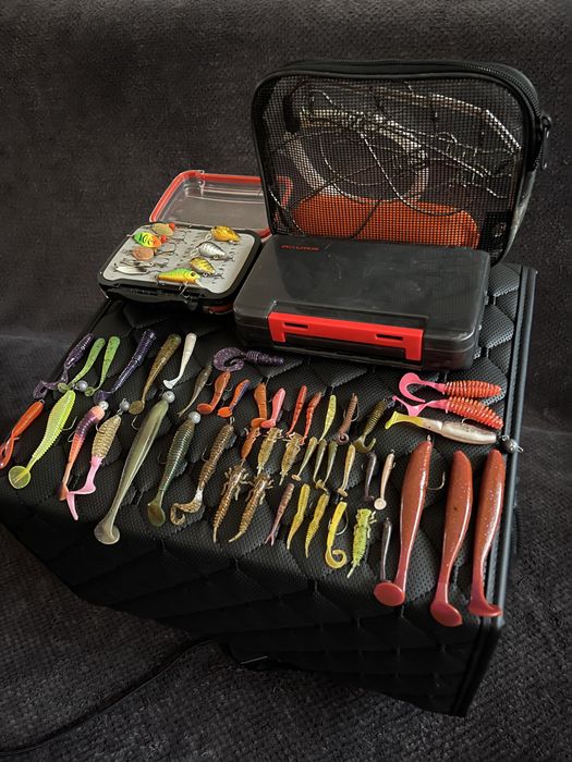 Приманки : воблера, блешні, силікон