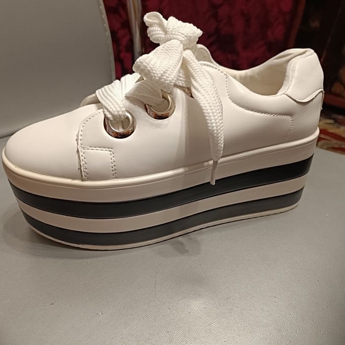 Кеди на масивній підошві