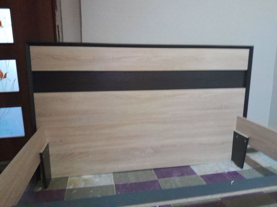 Двуспальная кровать