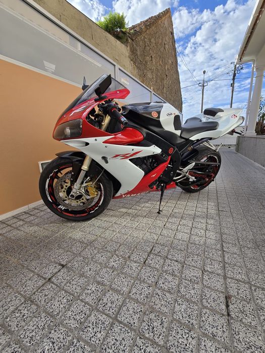 Yamaha R1 rn12 2005