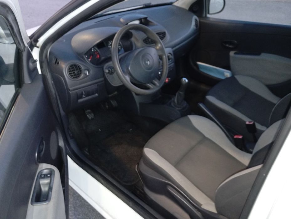 Renault Clio 1.5 DCI comercial 2010