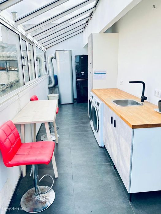 Quarto - localizado em Paranhos Porto