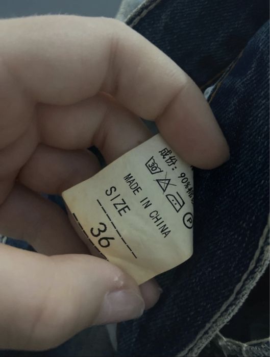 Calças flare artísticas