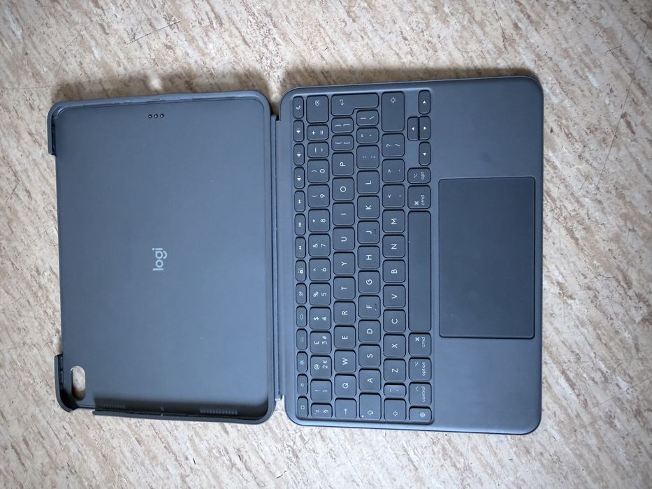 Etui z klawiaturą logitech do ipad air M2, ipad 5gen, 11 cali