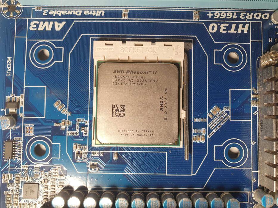 Gigabyte GA-790FXT-UD5P + AMD Phenom II X4 955 4x3.2GHz