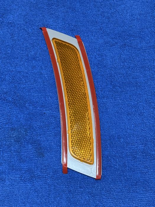 Катафот/отражатель переднього бампера BMW 5 F10