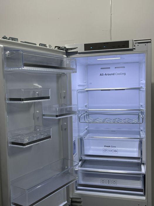 Холодильник No frost, під забудову Samsung BRB260134WW