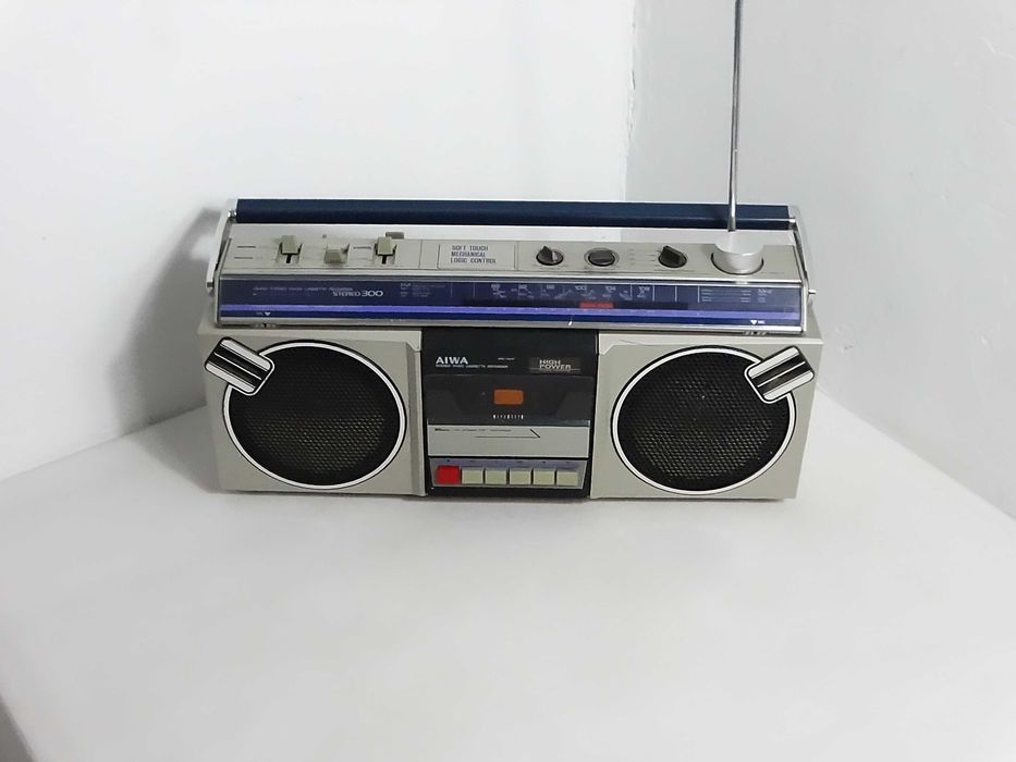 Radiomagnetofon AIWA Stereo 300 – Vintage Boombox