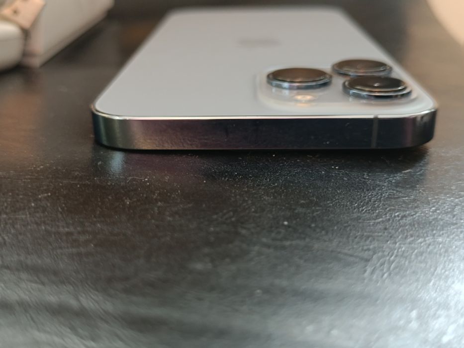 iPhone 13 Pro Max 128GB w zestawie z Airpods Pro, ładowarką indukcyjną i etui