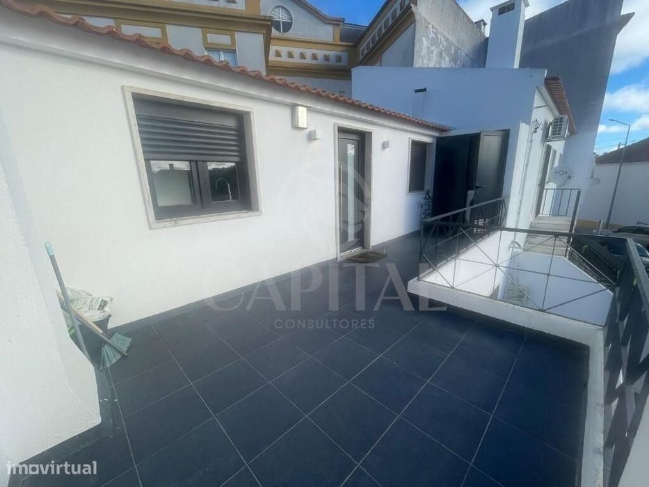 Apartamento T0 no centro de Samora Correia