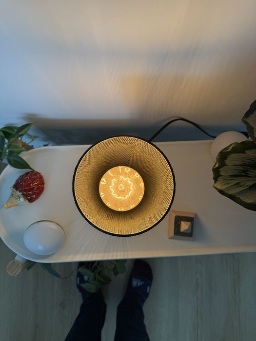 Industrialna lampka z żarówką
