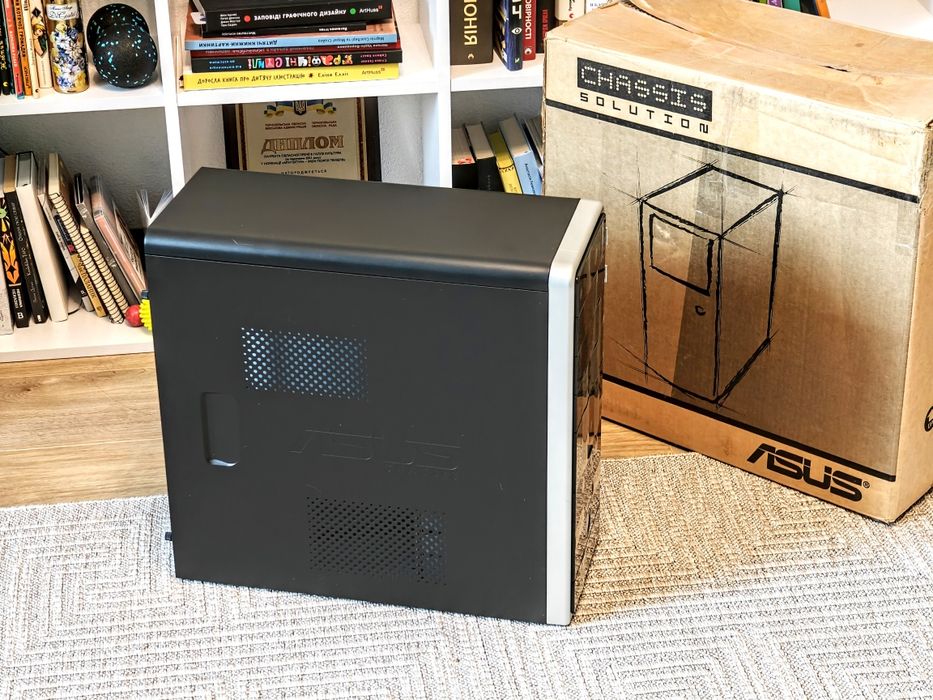 Раритет! Абсолютно новий корпус Asus із 2000-х