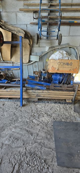 Малогаборітна бурова установка, для буріння свердловин на питну воду.