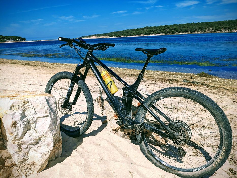 YT izzo core 2 - carbono