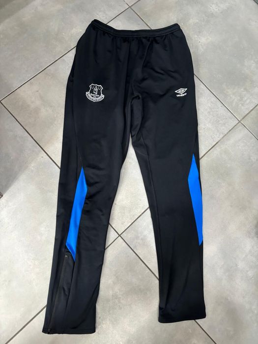Spodnie dresowe Umbro - Everton rozmiar M.