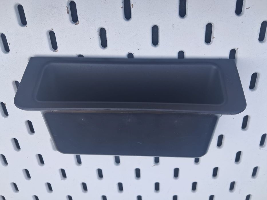 Trójkąt schowek bmw