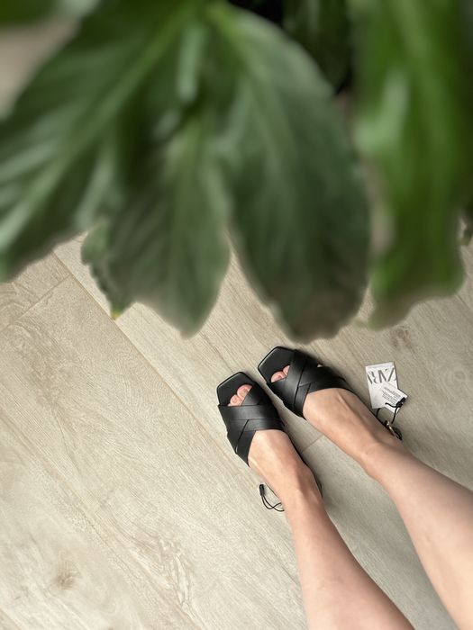 Босоніжки Zara, босоніжки чорні Zara , босоніжки шкіряні Zara