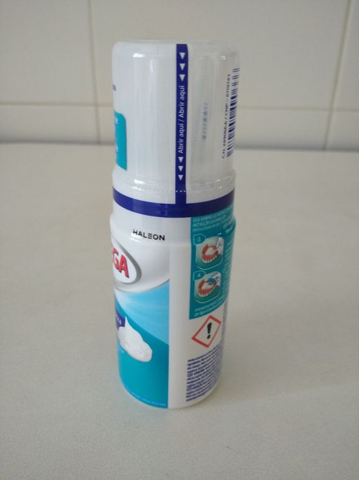 Espuma refrescante para próteses dentárias da Corega