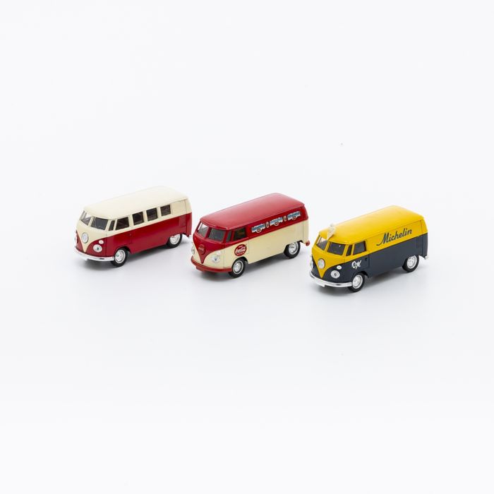 Brinquedos - Três carrinhas miniaturas