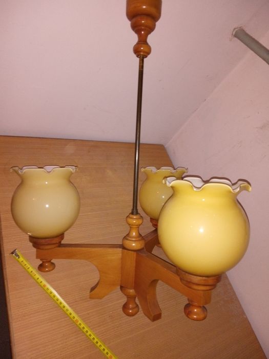 Żyrandol drewniany PRL