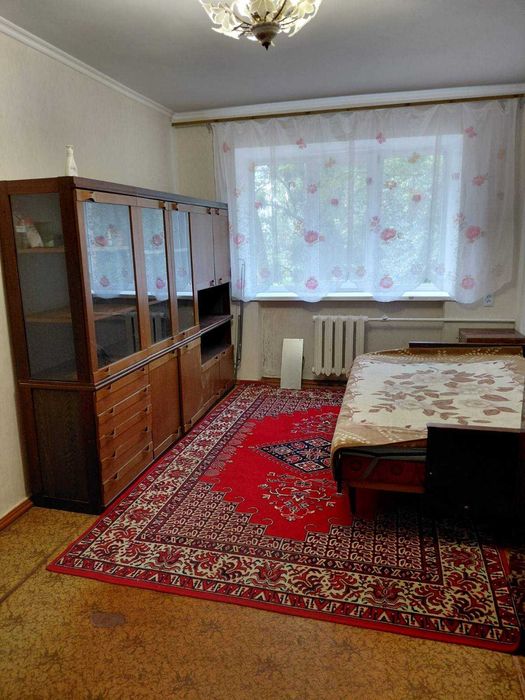Здається кімната на Севастопольській площі