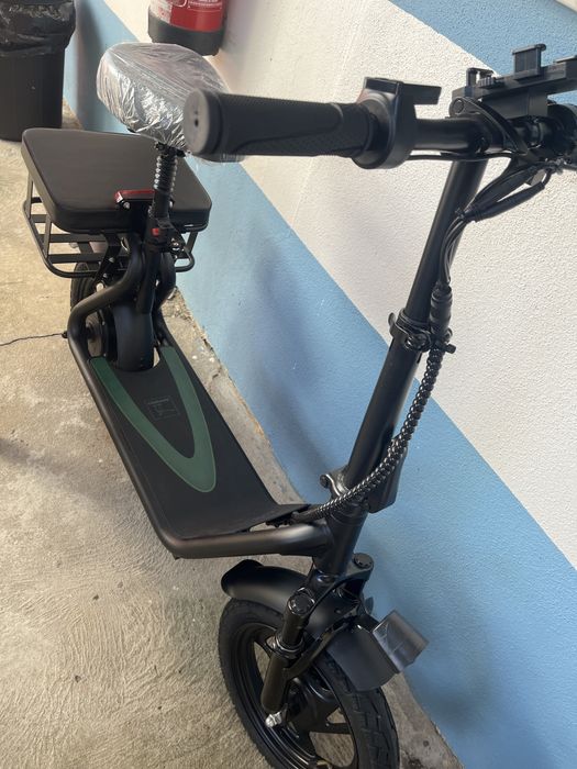 Vende-se  uma trotinete