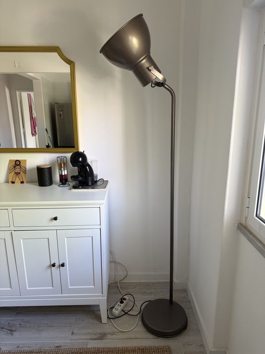 Candeeiro de chão IKEA