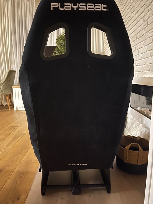 Комплект крісло playseat evolution black + кермо logitech g923