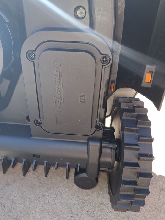 Робот -газонокосарка