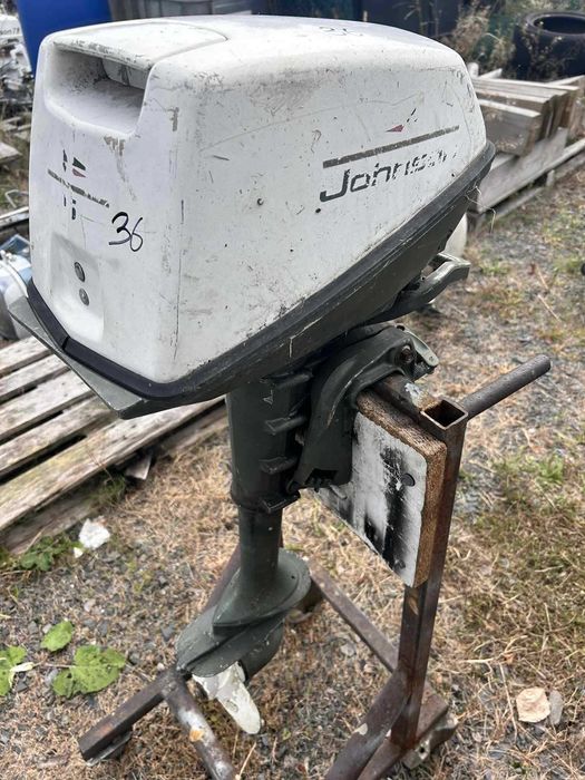 Johnson 5KM spodzina bez śruby, rumpel, gaźnik