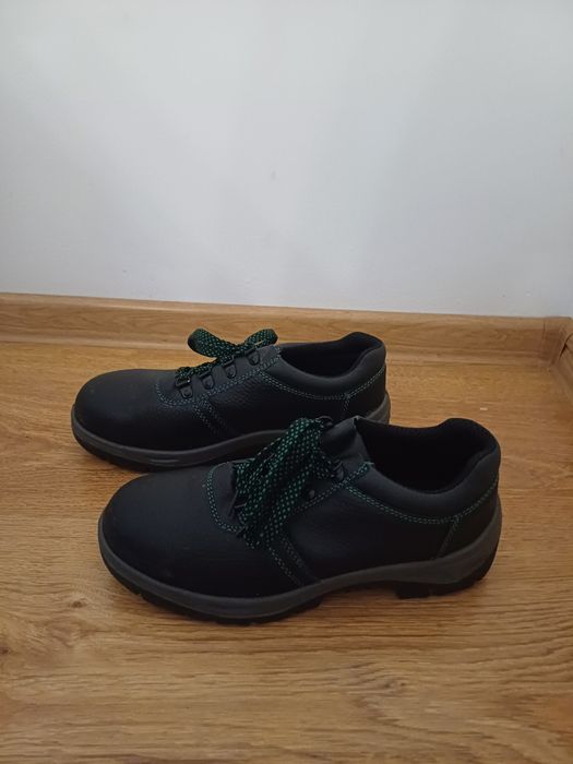 Buty  robocze z podnoskiem zakupione  w Niemczech