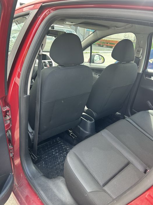 Peugeot 207 робот
