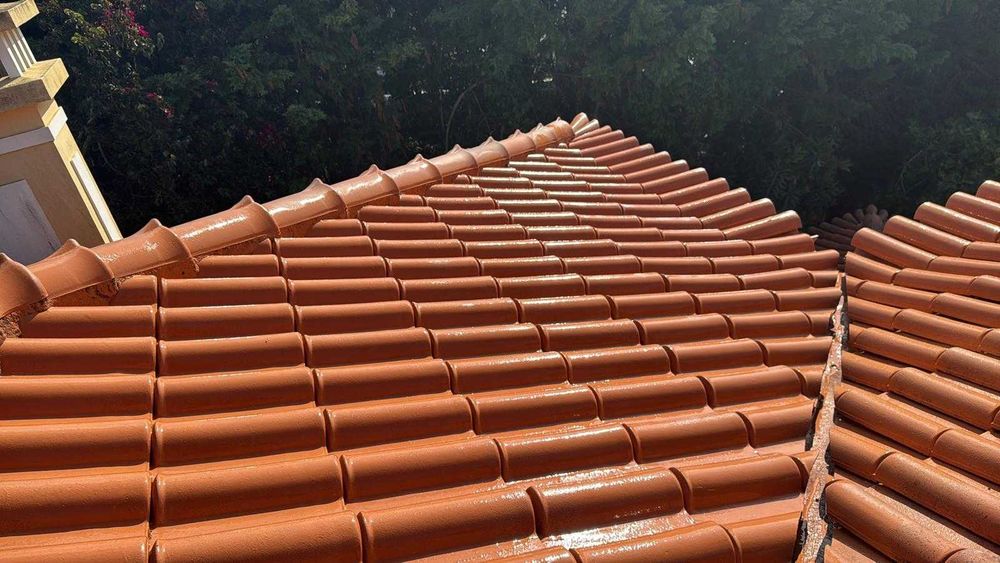 Serviços de Pedreiro, Canalização e Pinturas em geral,