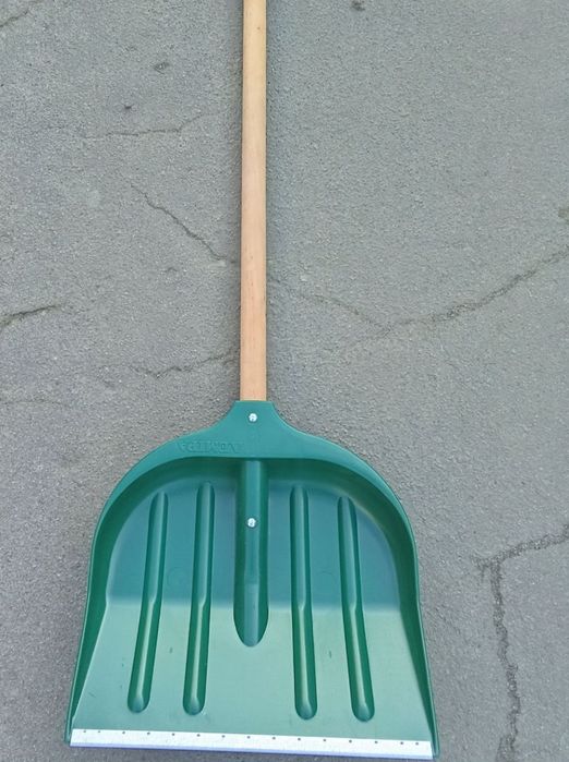 Лопата снегоуборочная Свiтязь