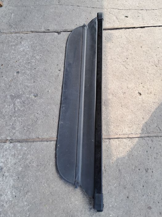 Sprzedam roletę bagażnikową