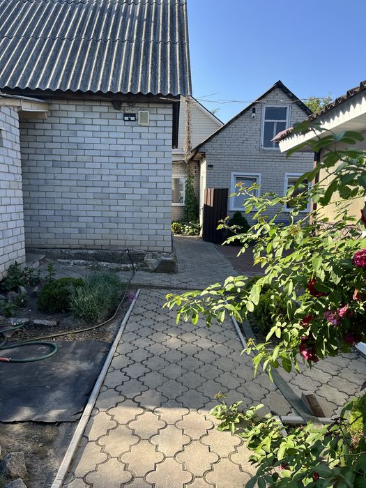 Продам гарний будинок у  с. Новоселиця зі своїм бізнесом