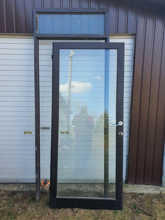 Drzwi zewnętrzne aluminiowe