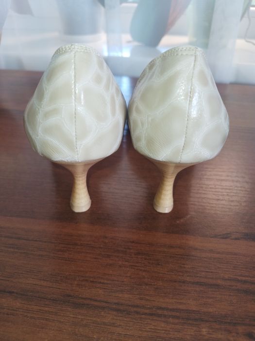 Туфлі  на каблуці 39р.