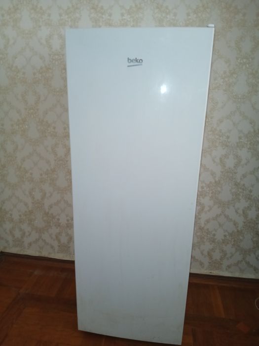 Морозильна  камера beko