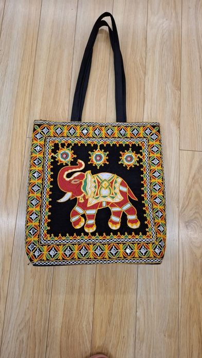 Torba torebka z wyszywanym słoniem z Indii