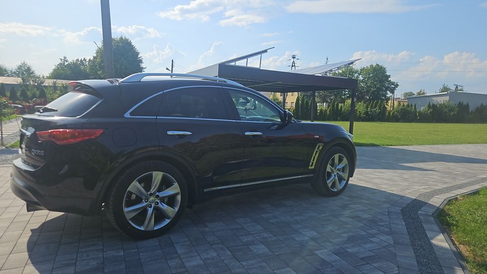 Infiniti FX30d  Salon Polska