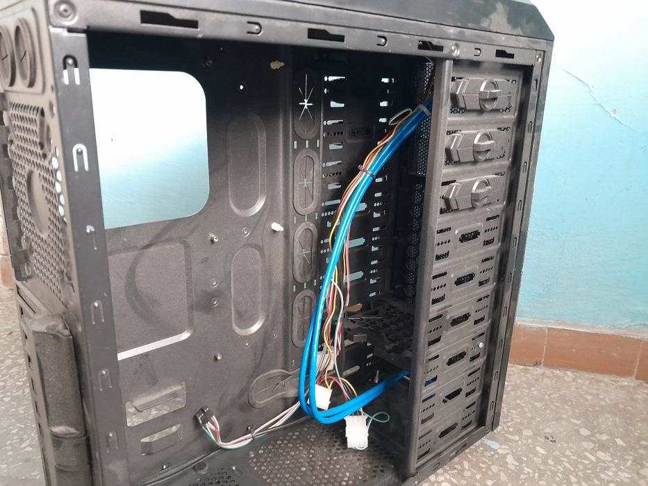 AeroCool XPredator X1 без боковых крышек