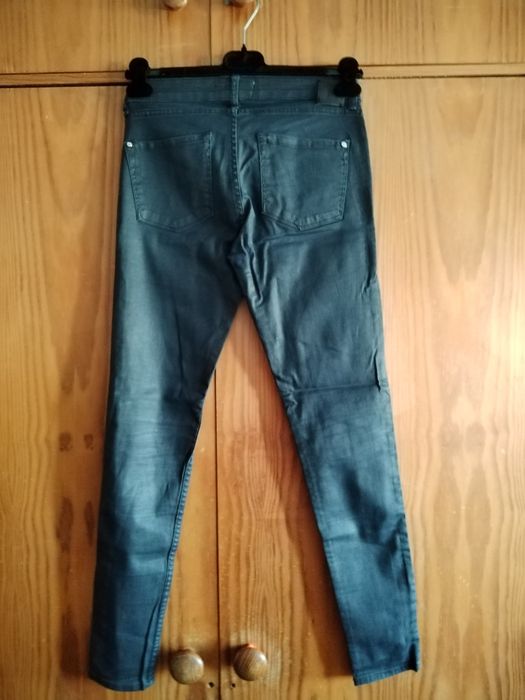 2 Calças Mango 36 modelo belle 
Modelo belle 
1 calça cor clara
1 calç