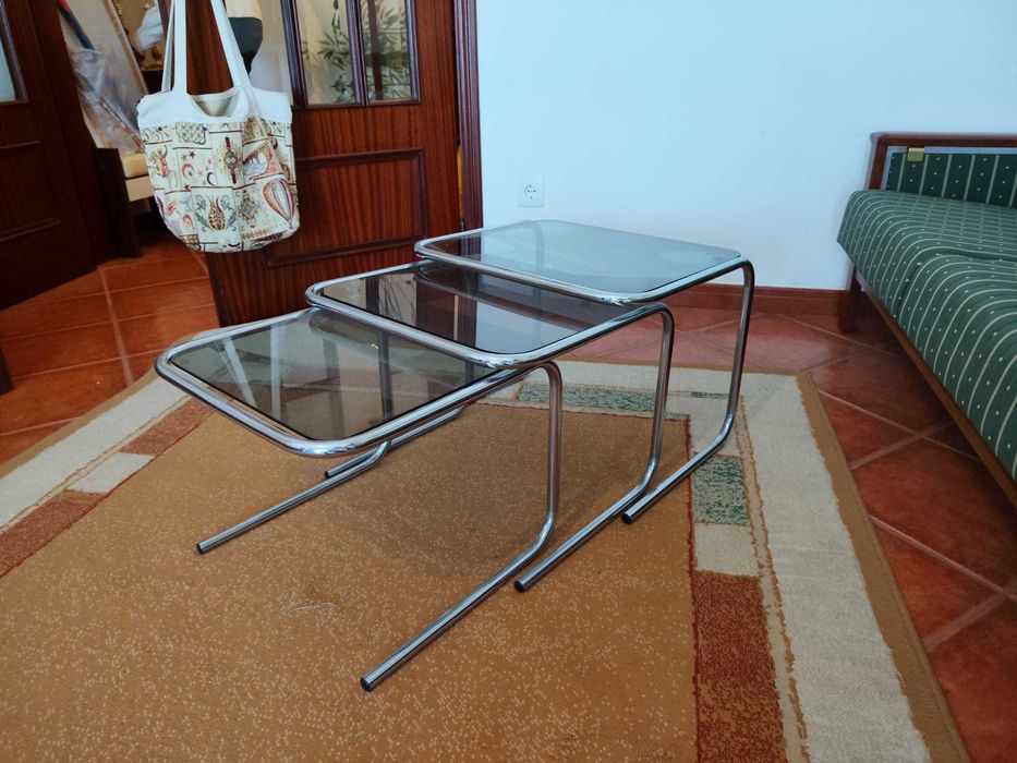 Conjunto de 3 mesas de encaixe em vidro